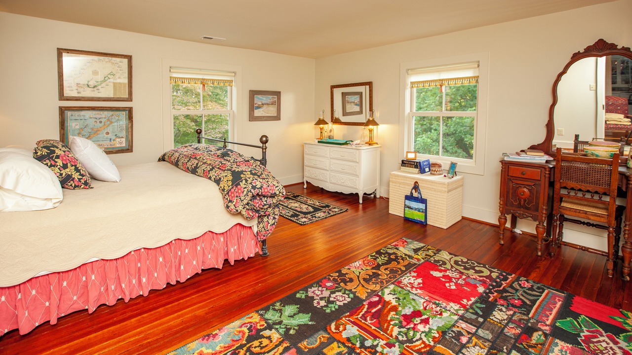Photo of Bedroom in Roseland
