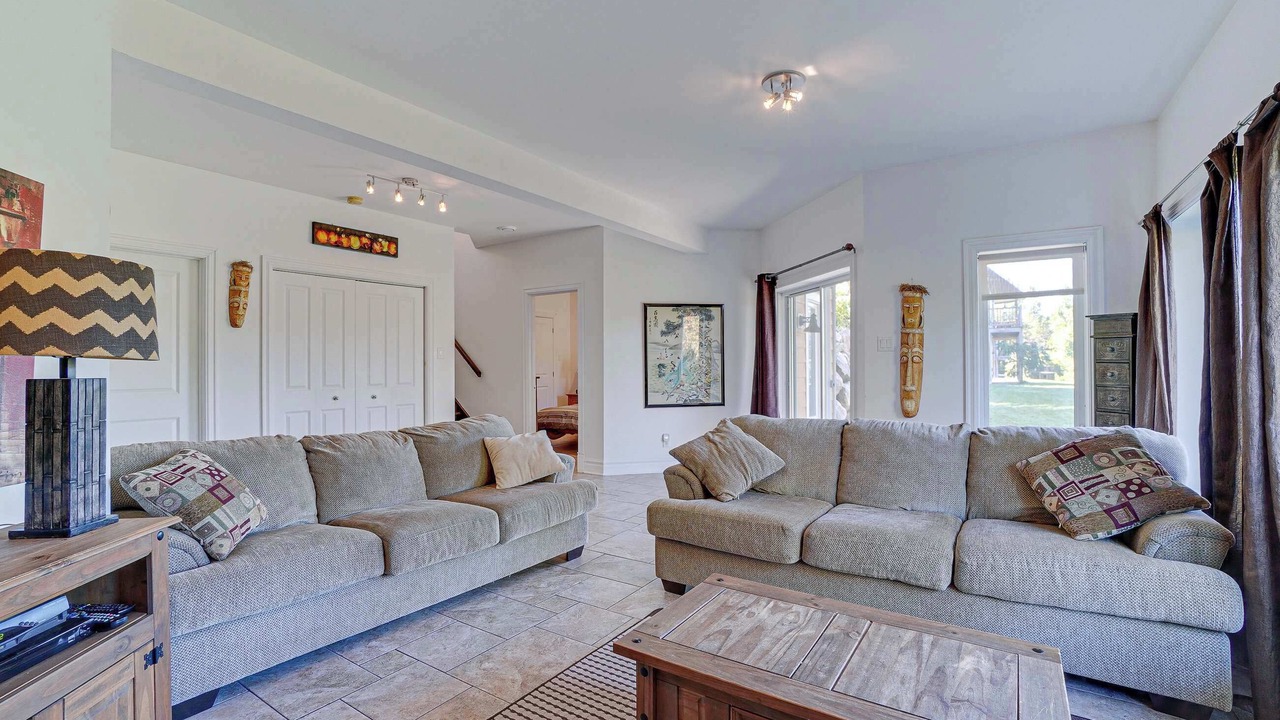 Photo of Livingroom in Prevost