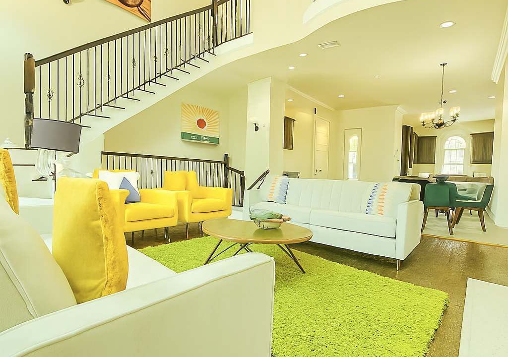 Photo of Livingroom in Woodlake - Briar Meadow