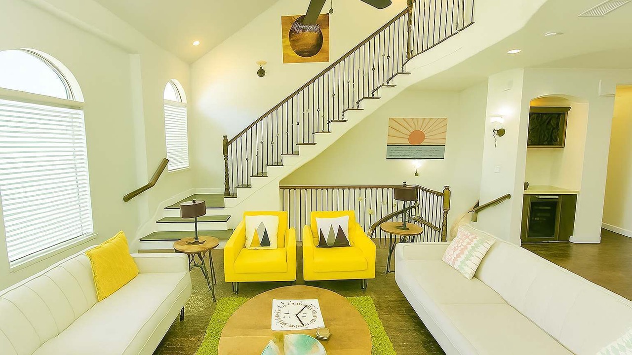 Photo of Livingroom in Woodlake - Briar Meadow
