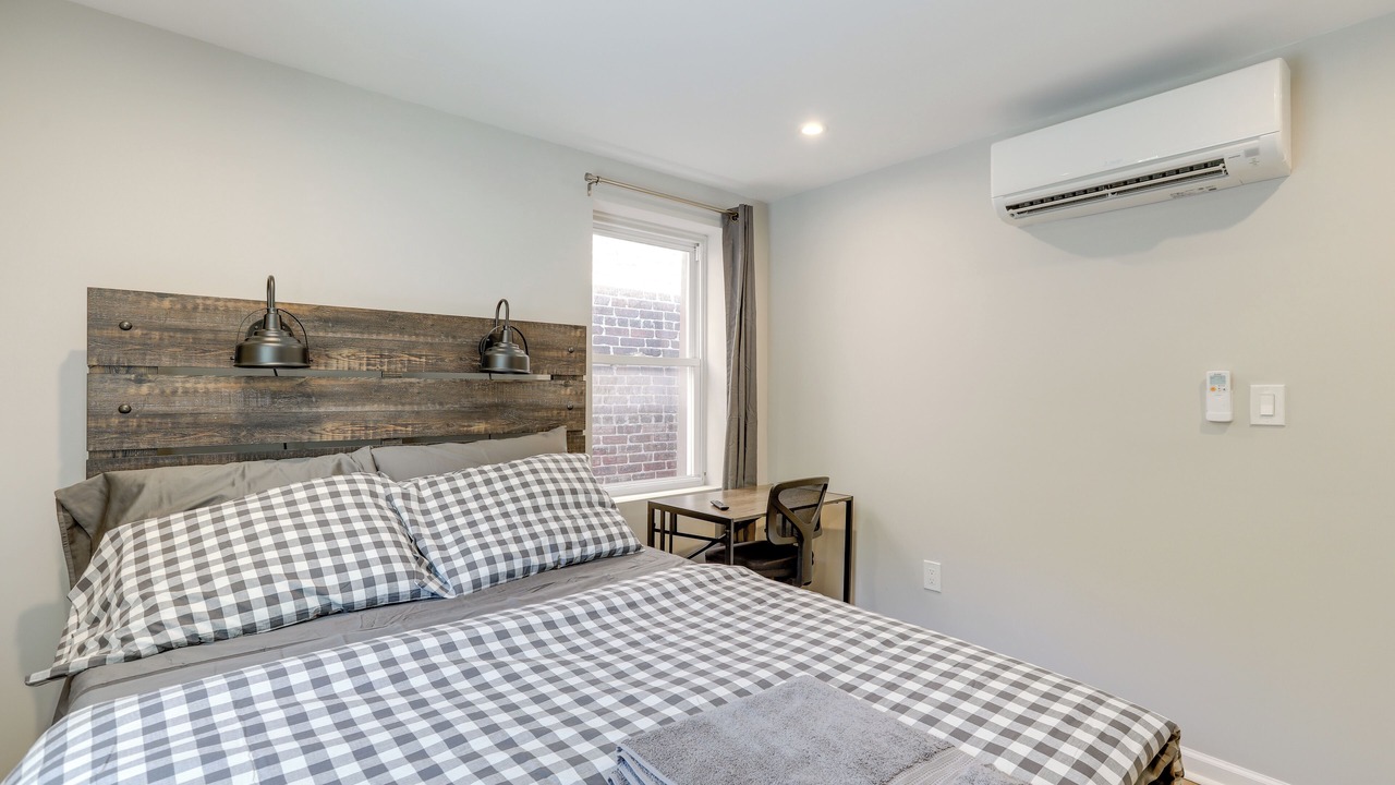 Photo of Bedroom in Fairmount