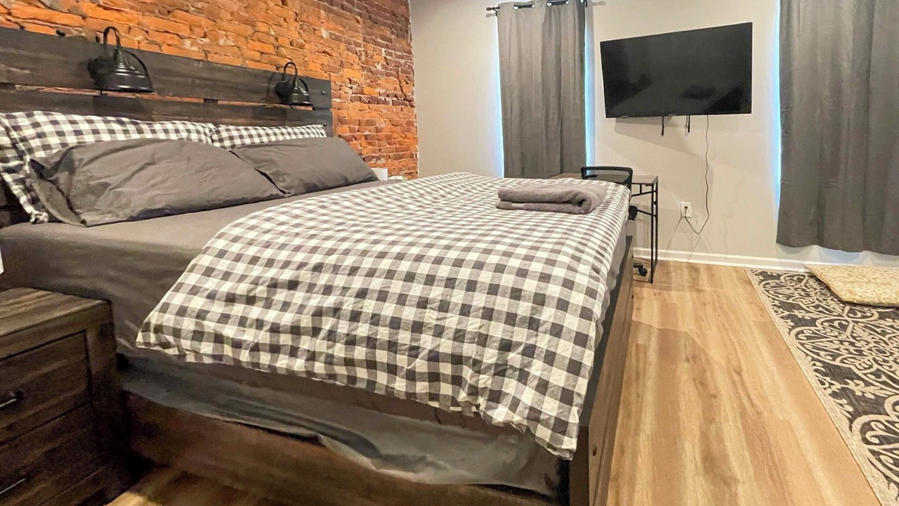 Photo of Bedroom in Fairmount