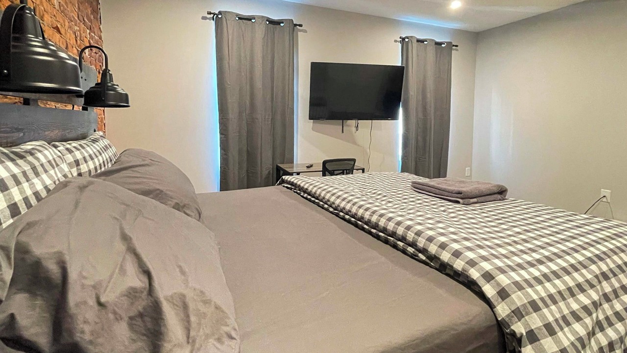 Photo of Bedroom in Fairmount
