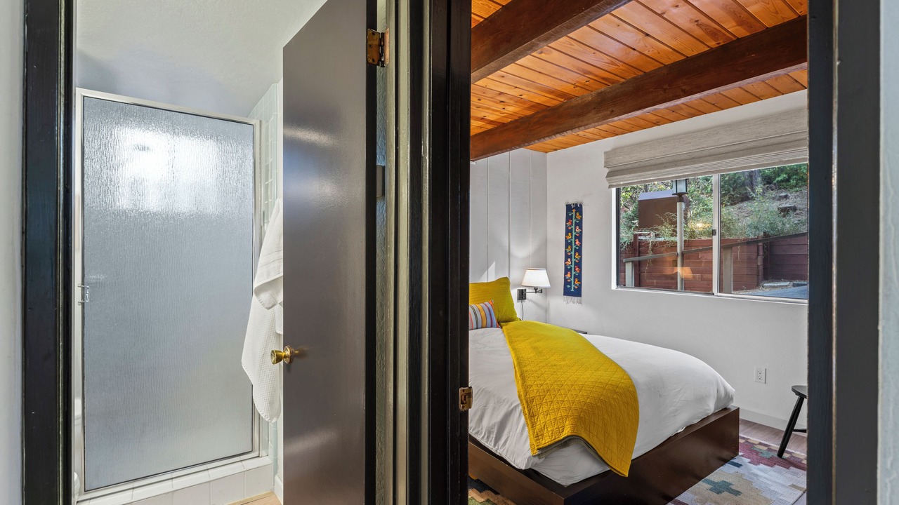 Photo of Bedroom in Arrowhead Villas