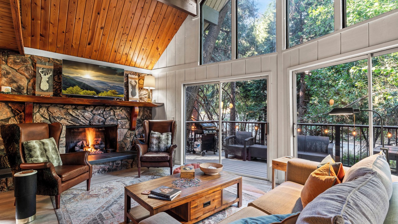 Photo of Livingroom in Arrowhead Villas