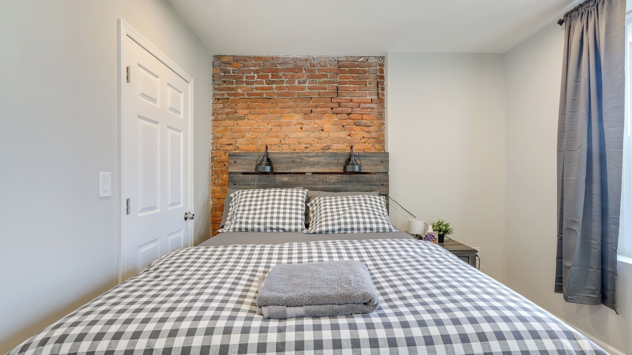 Photo of Bedroom in Fairmount