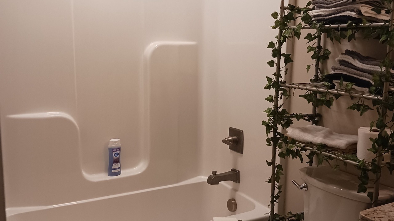 Photo of Bathroom in Bowling Green