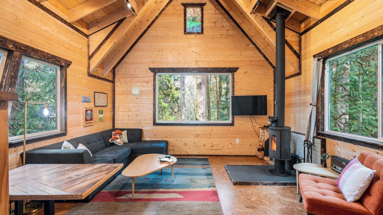 Photo of Livingroom in Gold Bar