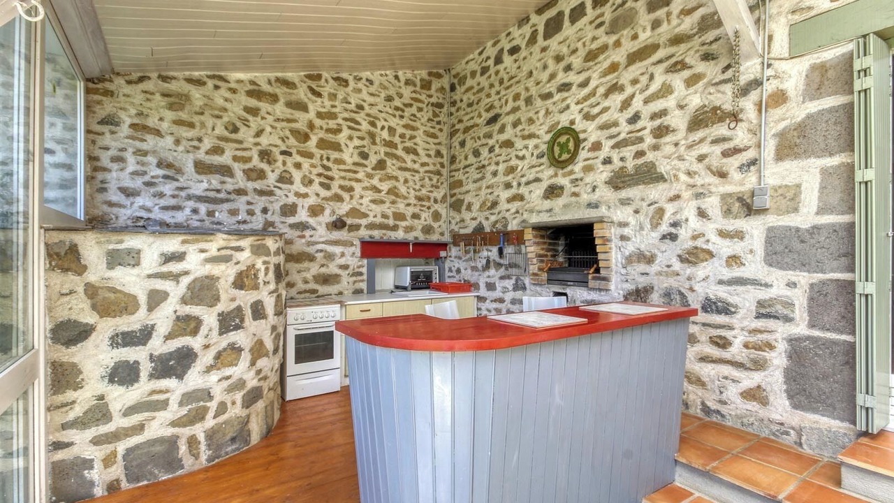 Photo of Kitchen in Villeneuve-dʼAllier
