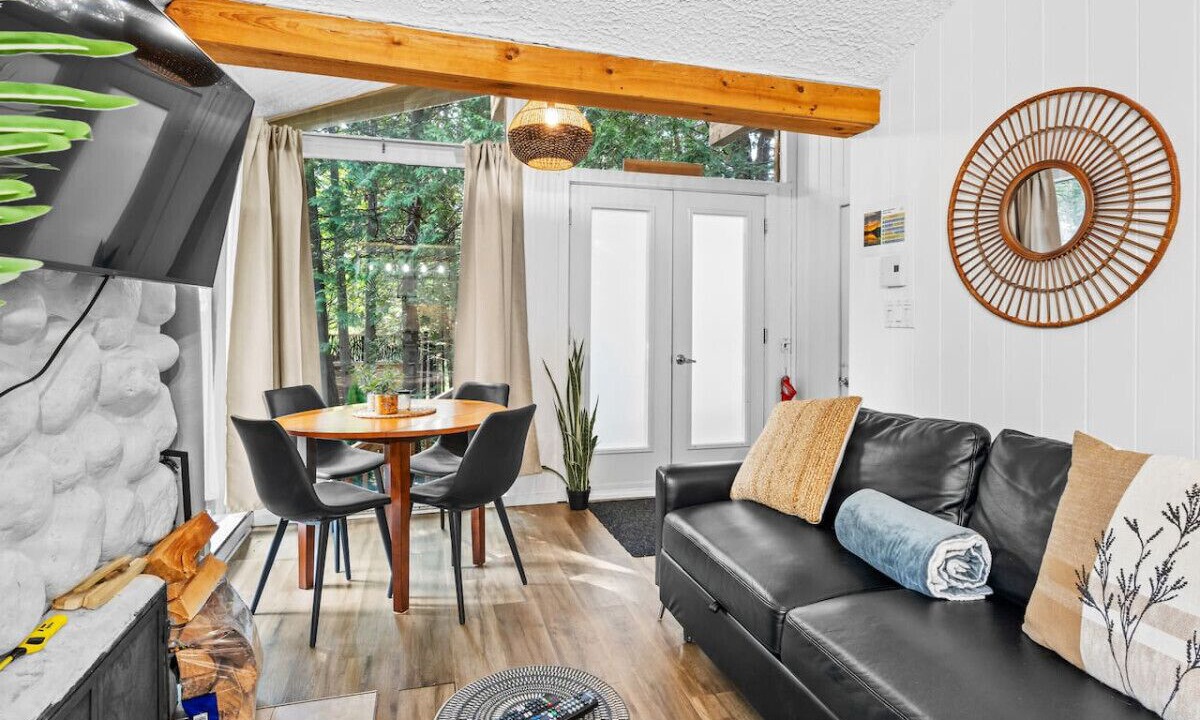 Photo of Livingroom in Sainte-Lucie-des-Laurentides