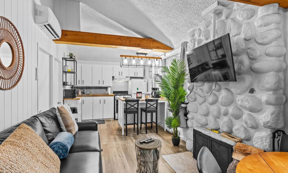 Photo of Livingroom in Sainte-Lucie-des-Laurentides