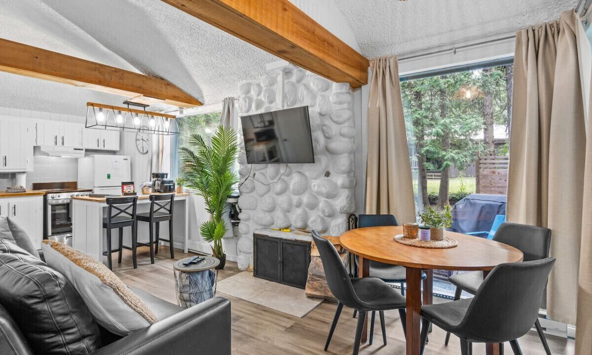 Photo of Livingroom in Sainte-Lucie-des-Laurentides