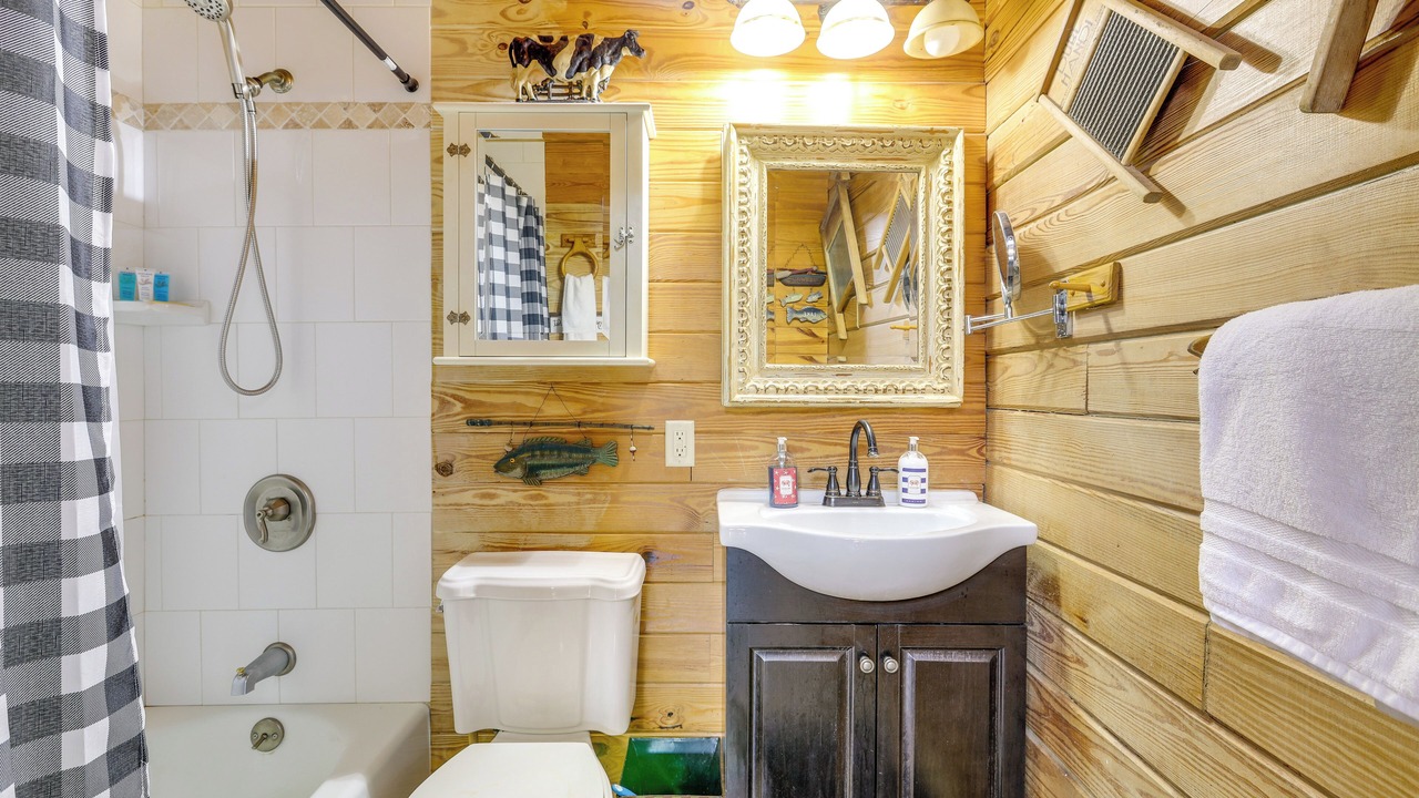 Photo of Bathroom in Okeechobee