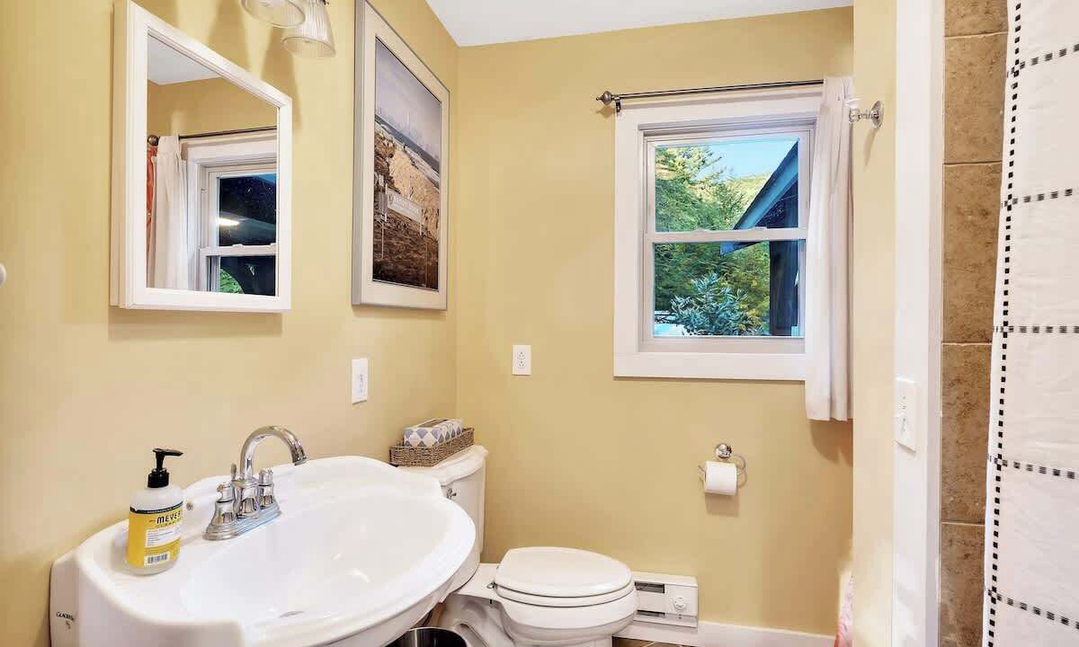 Photo of Bathroom in Warren County