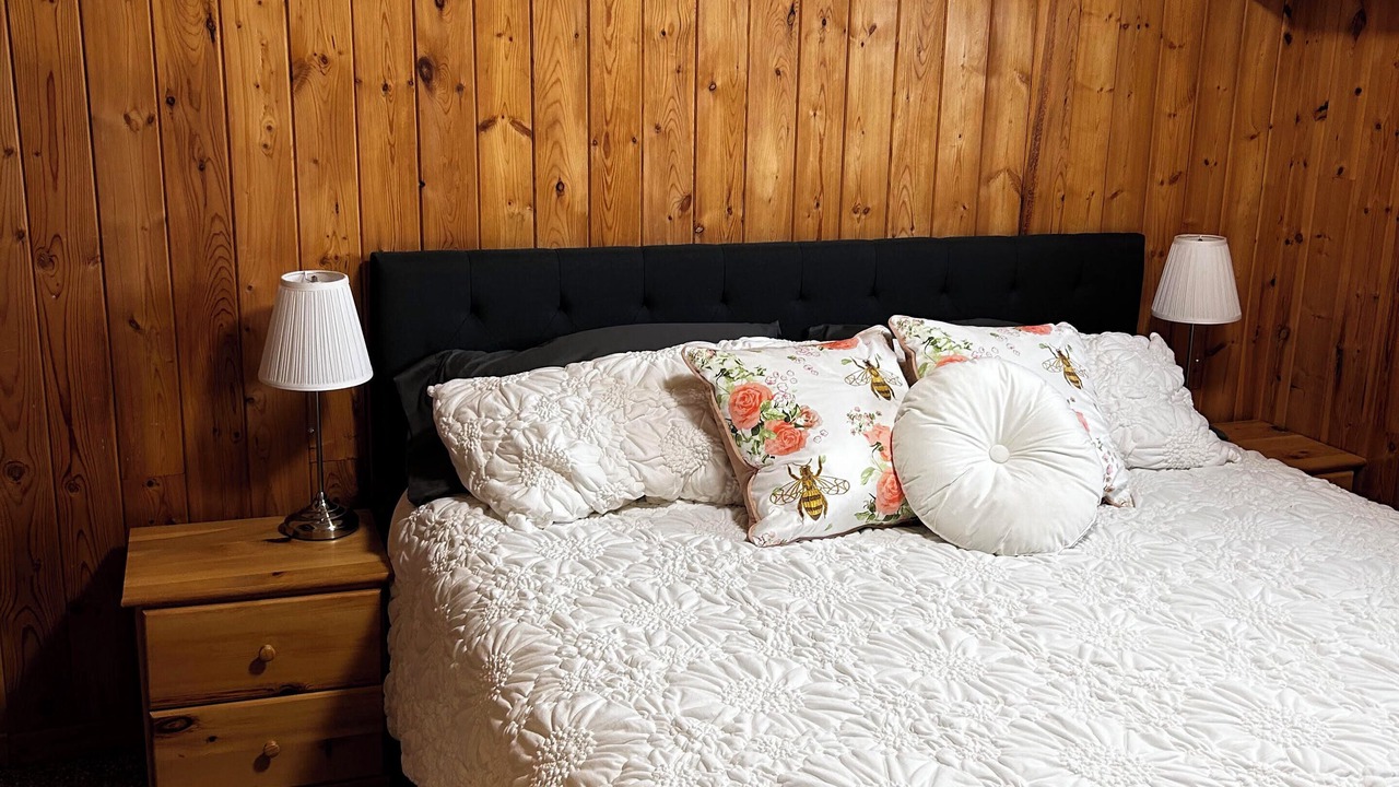 Photo of Bedroom in Falcon Lake