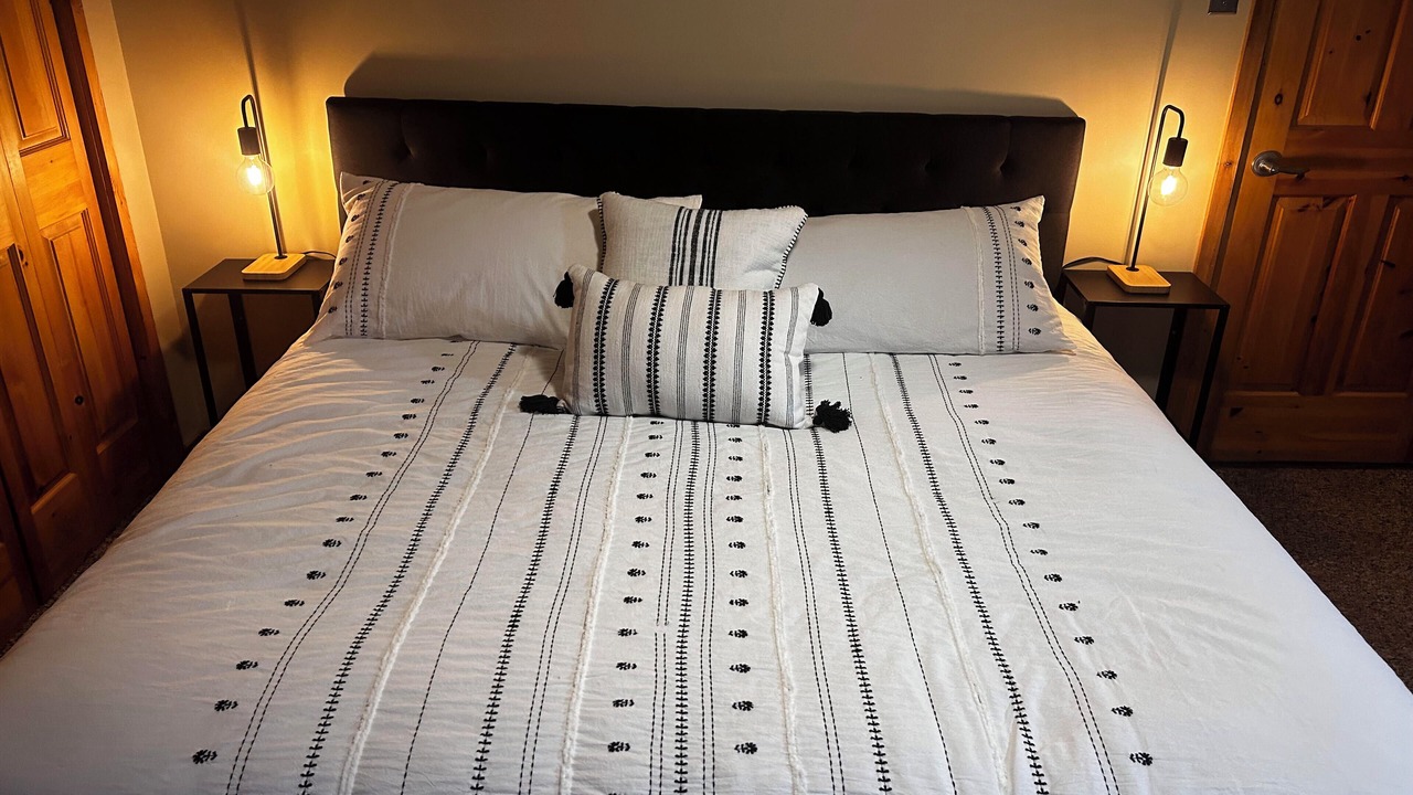 Photo of Bedroom in Falcon Lake