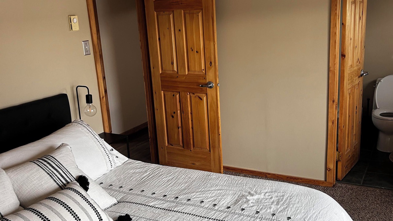 Photo of Bedroom in Falcon Lake