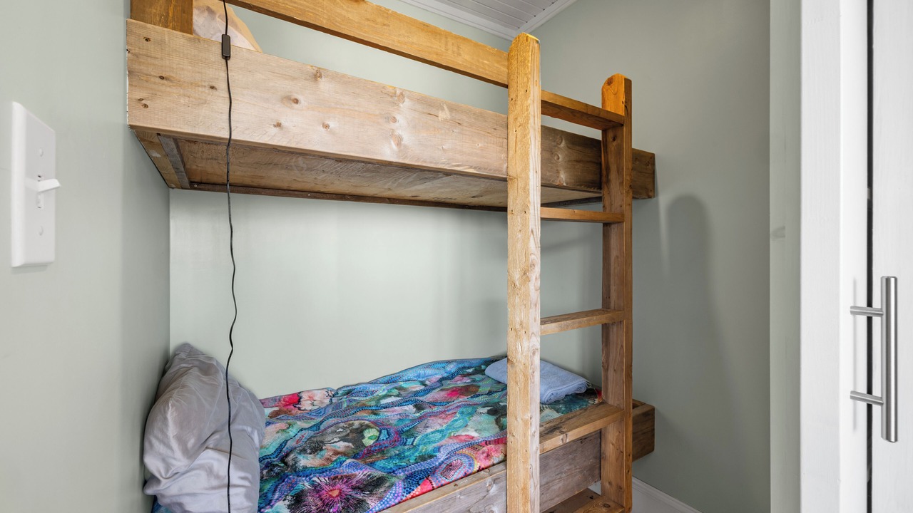 Photo of Bedroom in Lakeside