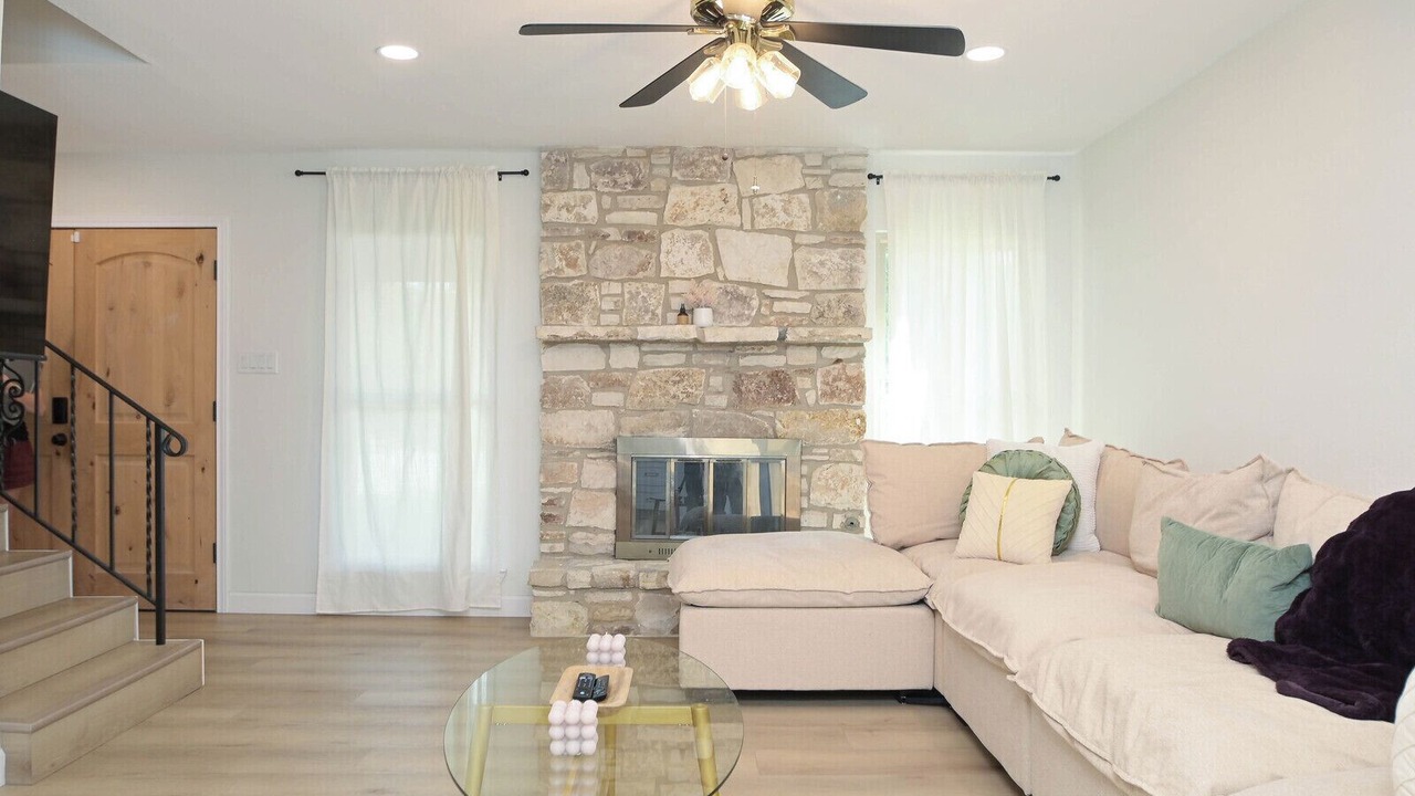 Photo of Livingroom in North San Antonio - SAT