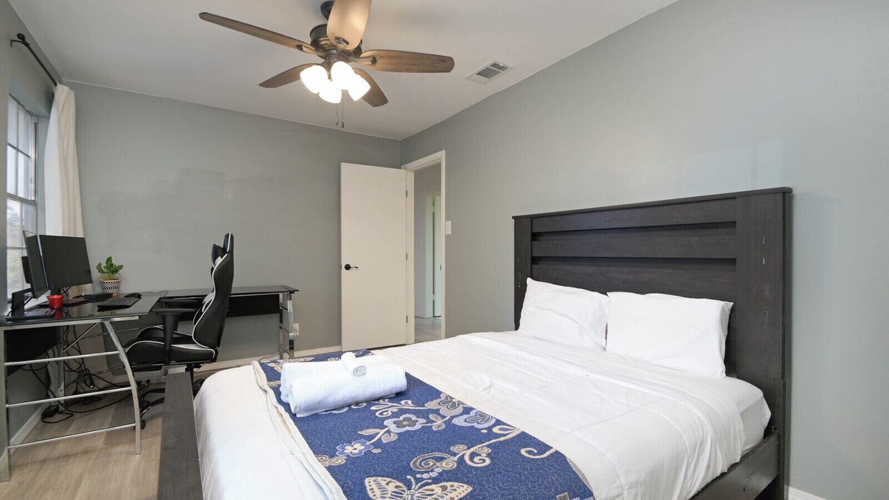 Photo of Bedroom in North San Antonio - SAT
