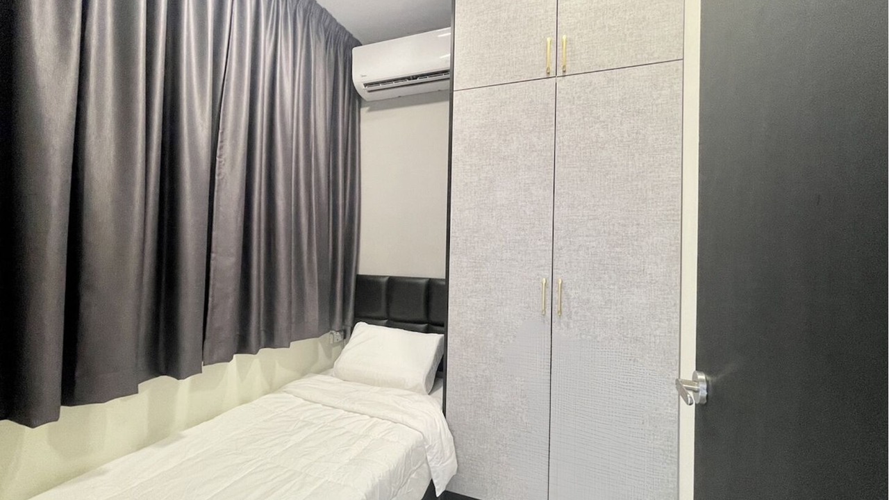 Photo of Bedroom in Jelutong