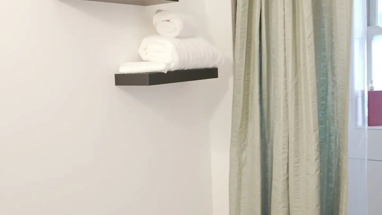 Photo of Bathroom in East Avenue