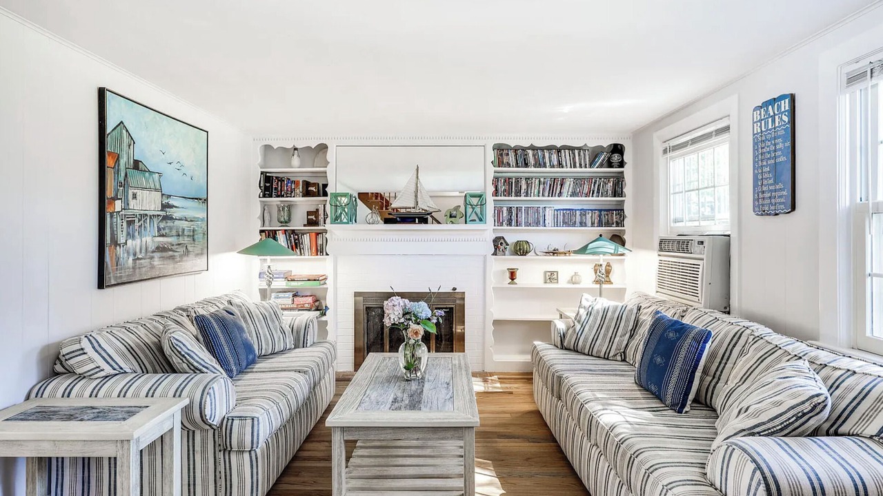 Photo of Livingroom in Falmouth Heights