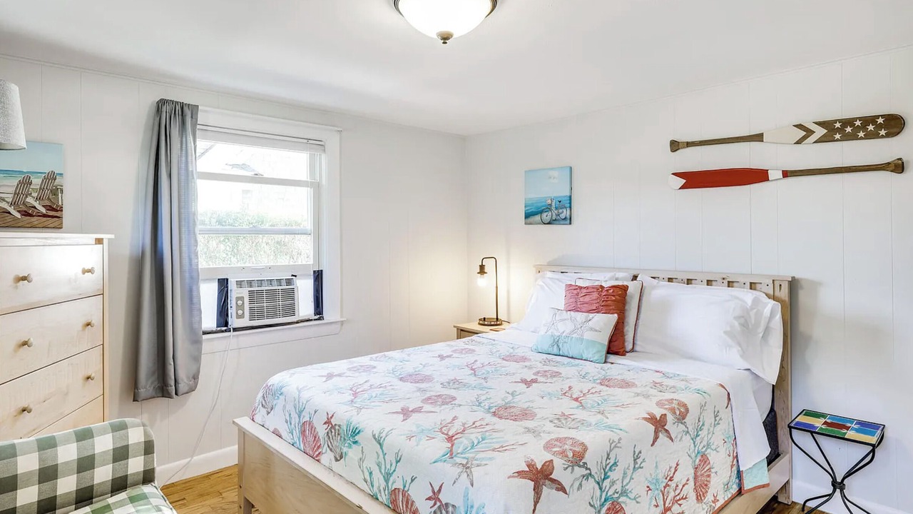 Photo of Bedroom in Falmouth Heights