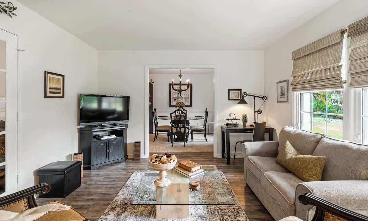 Photo of Livingroom in Matthews