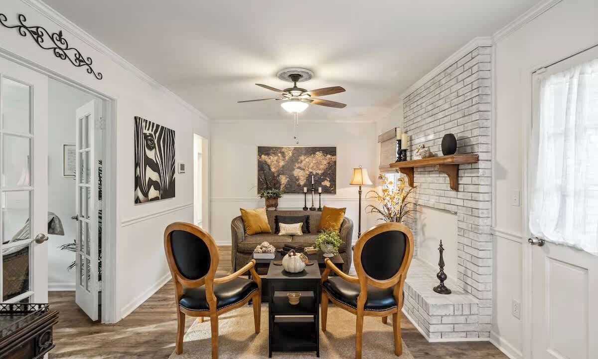 Photo of Livingroom in Matthews