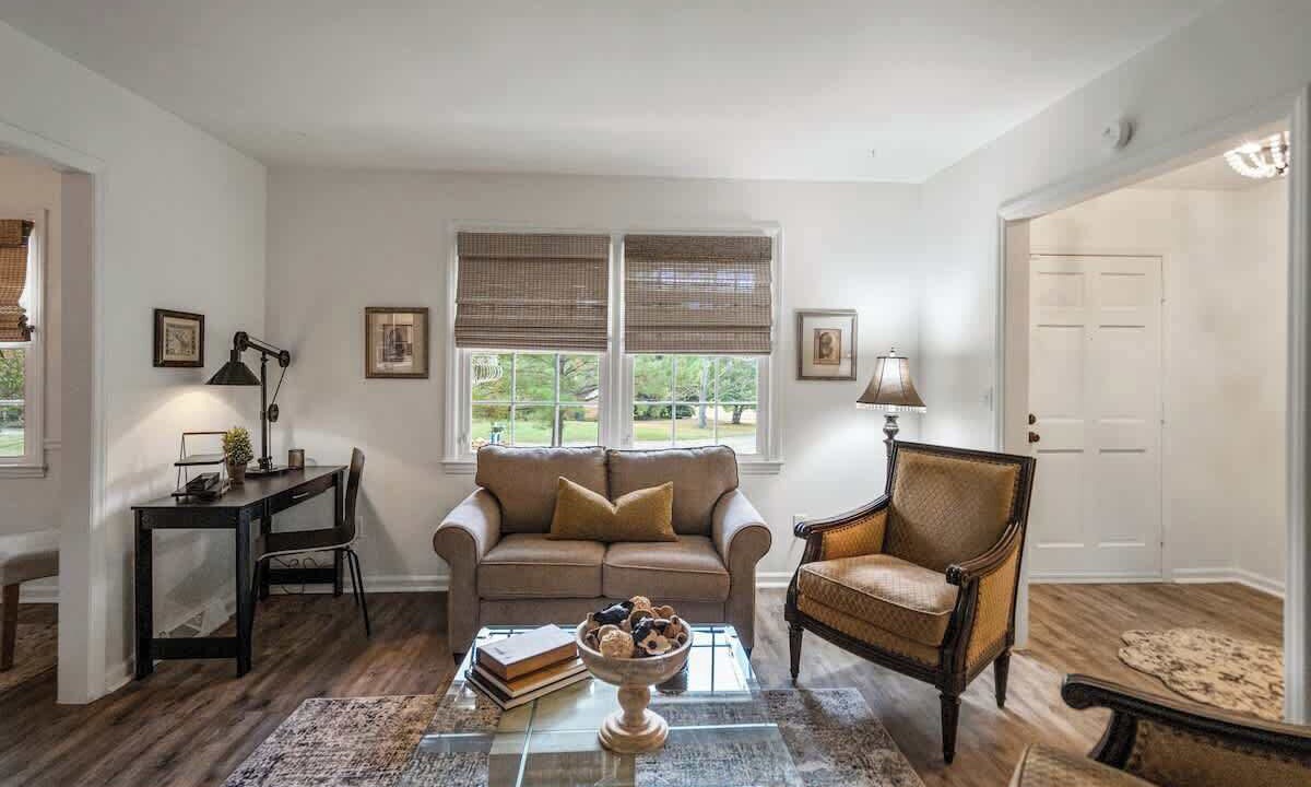 Photo of Livingroom in Matthews