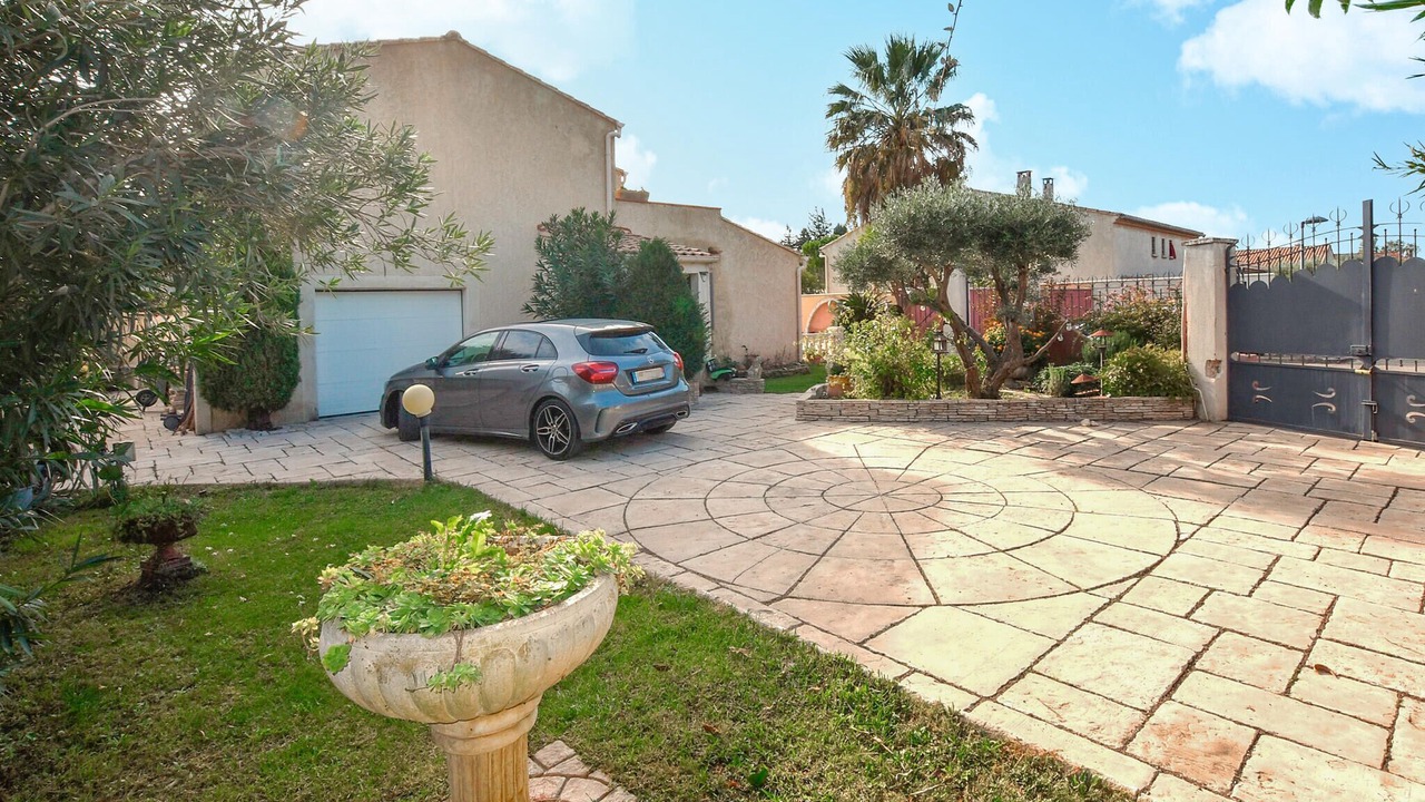 Photo of Others in Rognonas