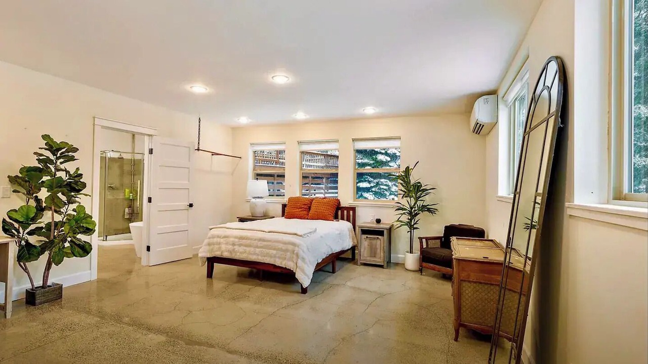 Photo of Bedroom in Ashland