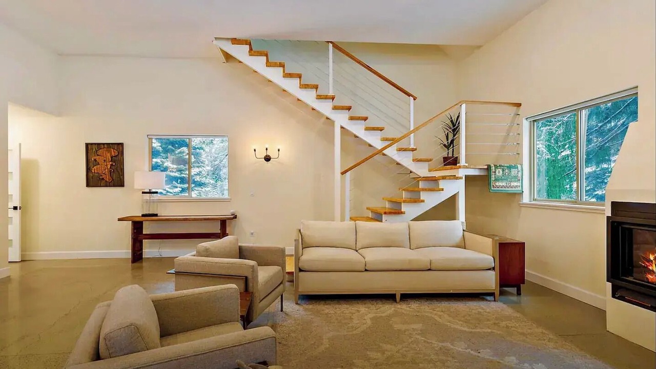 Photo of Livingroom in Ashland