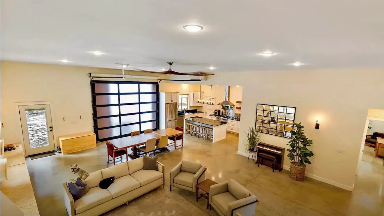 Photo of Livingroom in Ashland