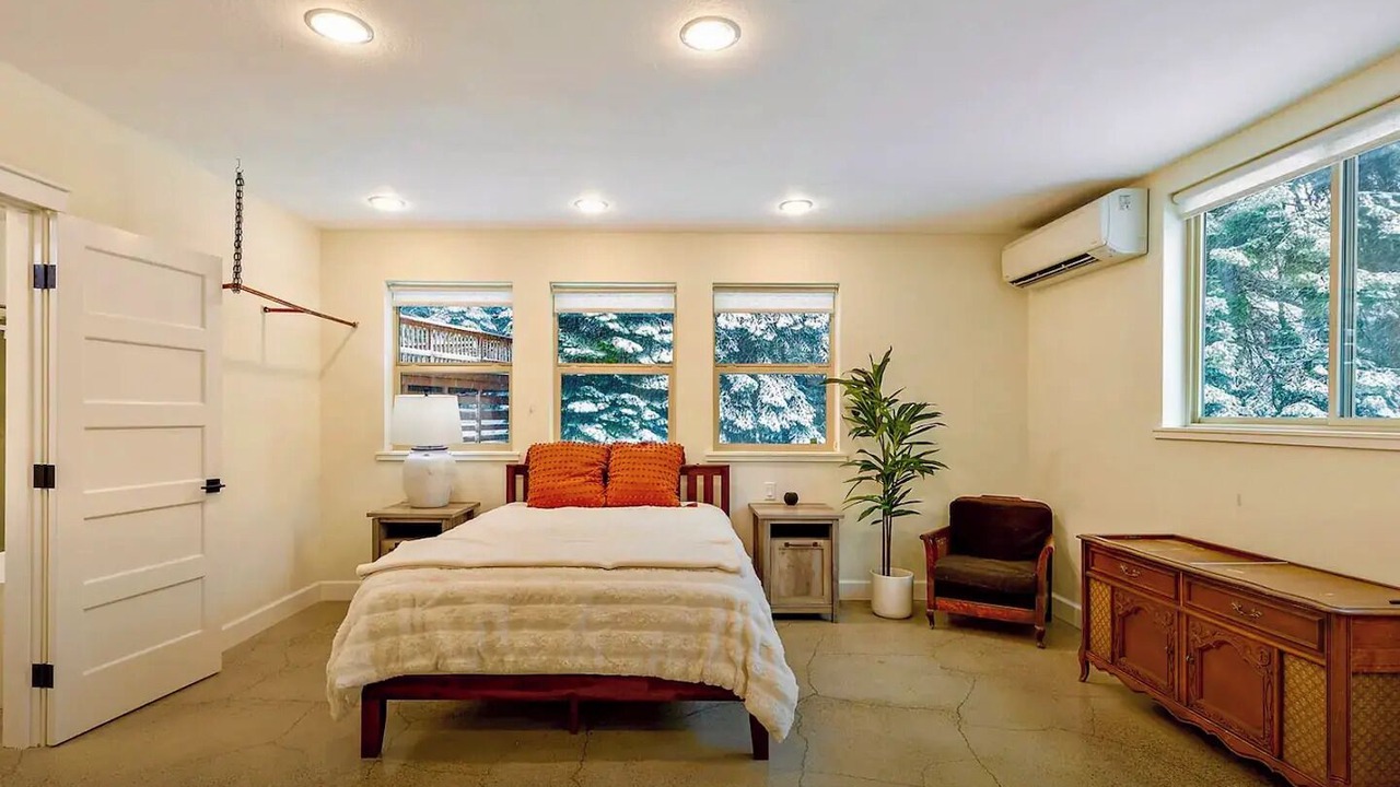 Photo of Bedroom in Ashland