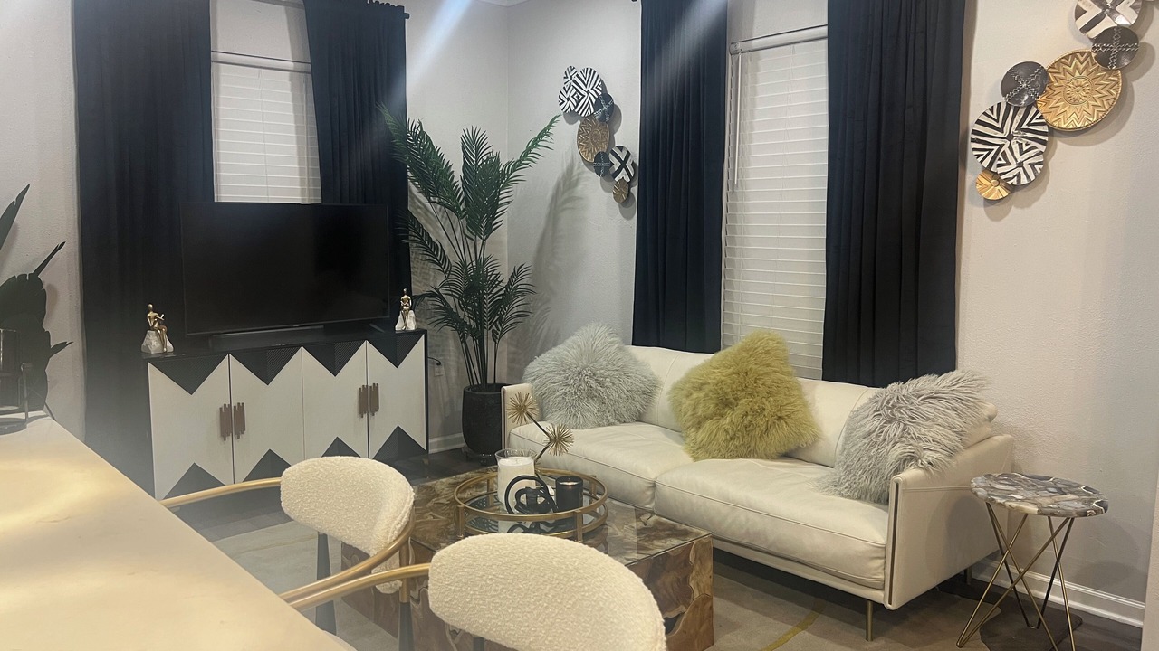 Photo of Livingroom in South Central Houston