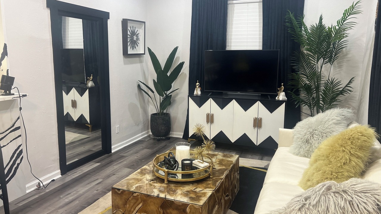 Photo of Livingroom in South Central Houston