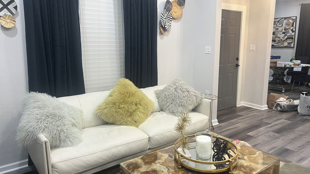 Photo of Livingroom in South Central Houston