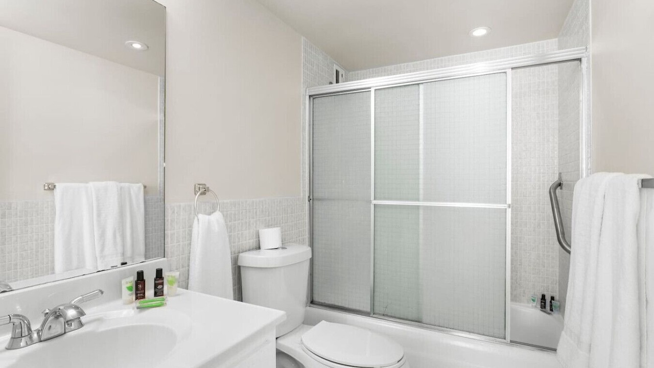 Photo of Bathroom in Bay Harbor Islands