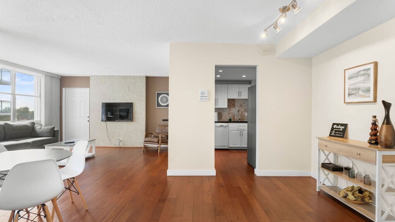 Photo of Livingroom in Bay Harbor Islands