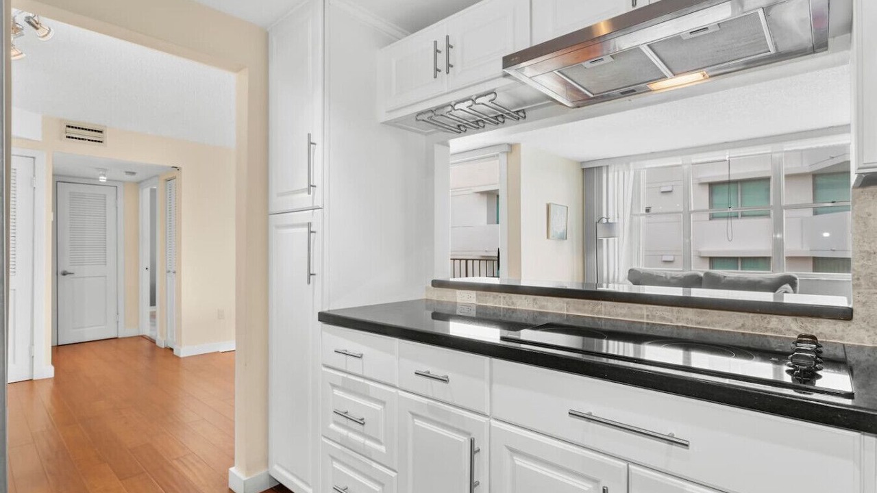 Photo of Kitchen in Bay Harbor Islands