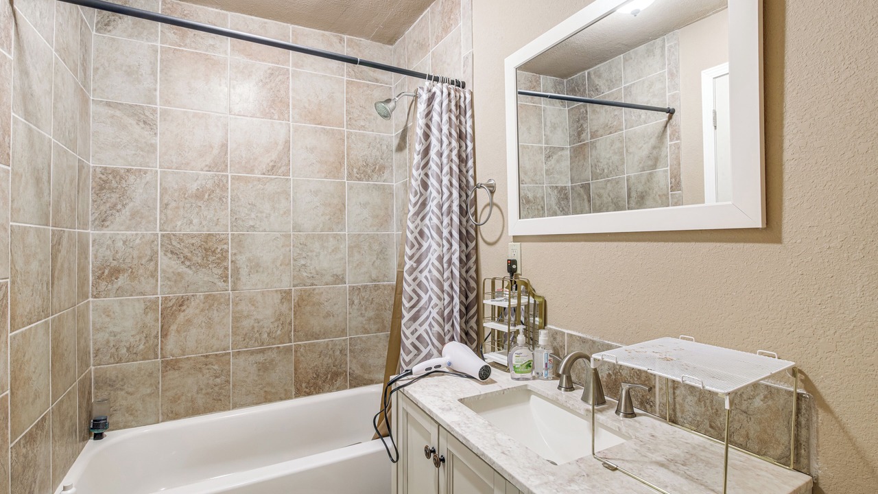 Photo of Bathroom in Poplar Grove