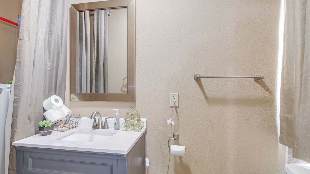 Photo of Bathroom in Poplar Grove