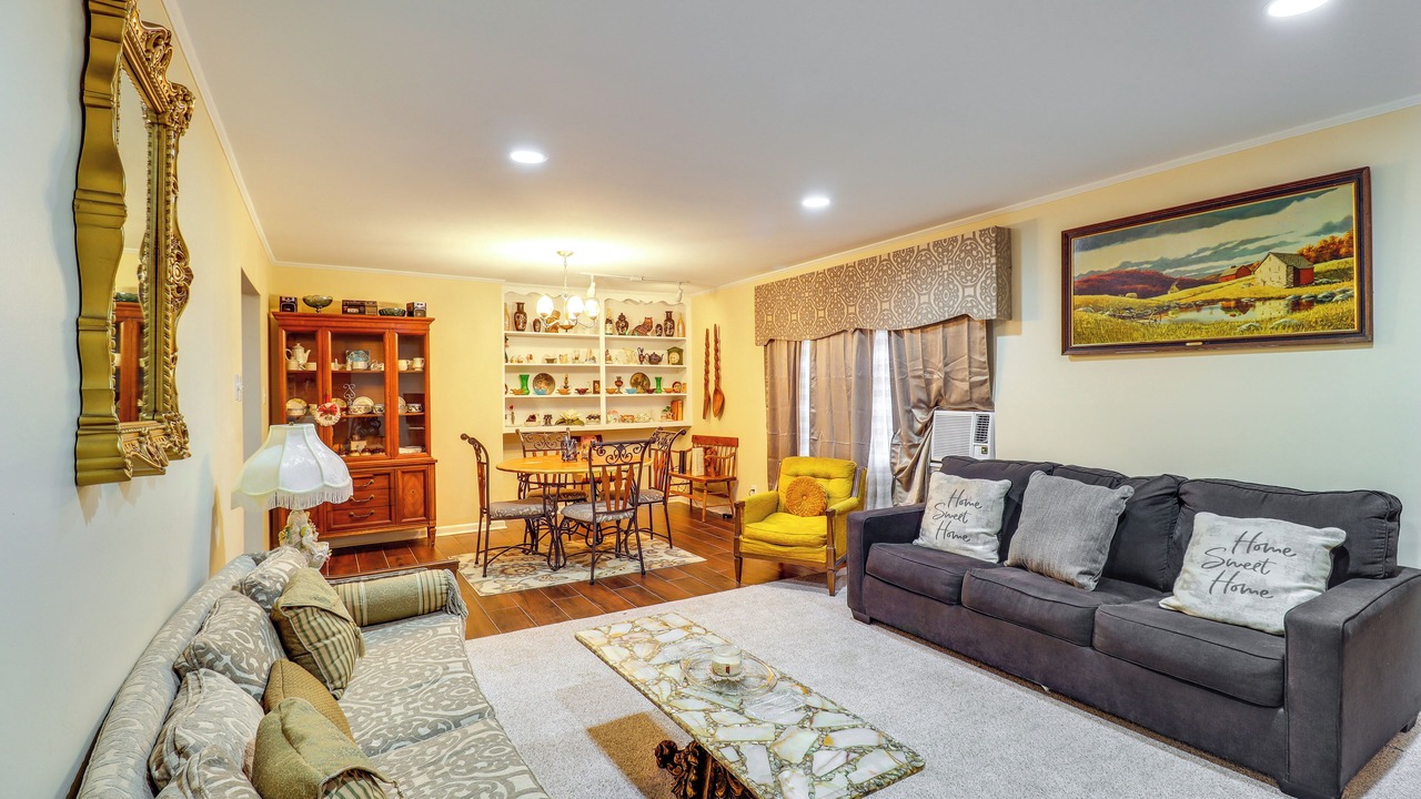 Photo of Livingroom in Natchez