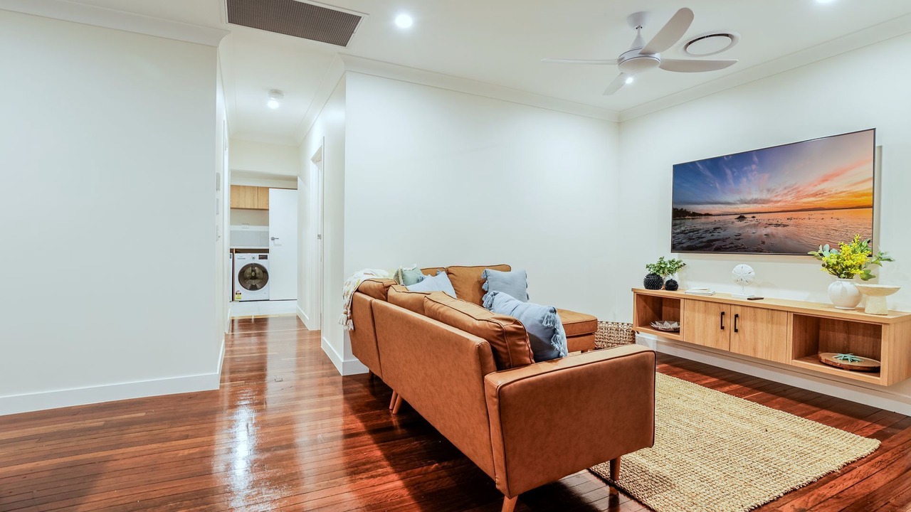 Photo of Livingroom in Seventeen Seventy