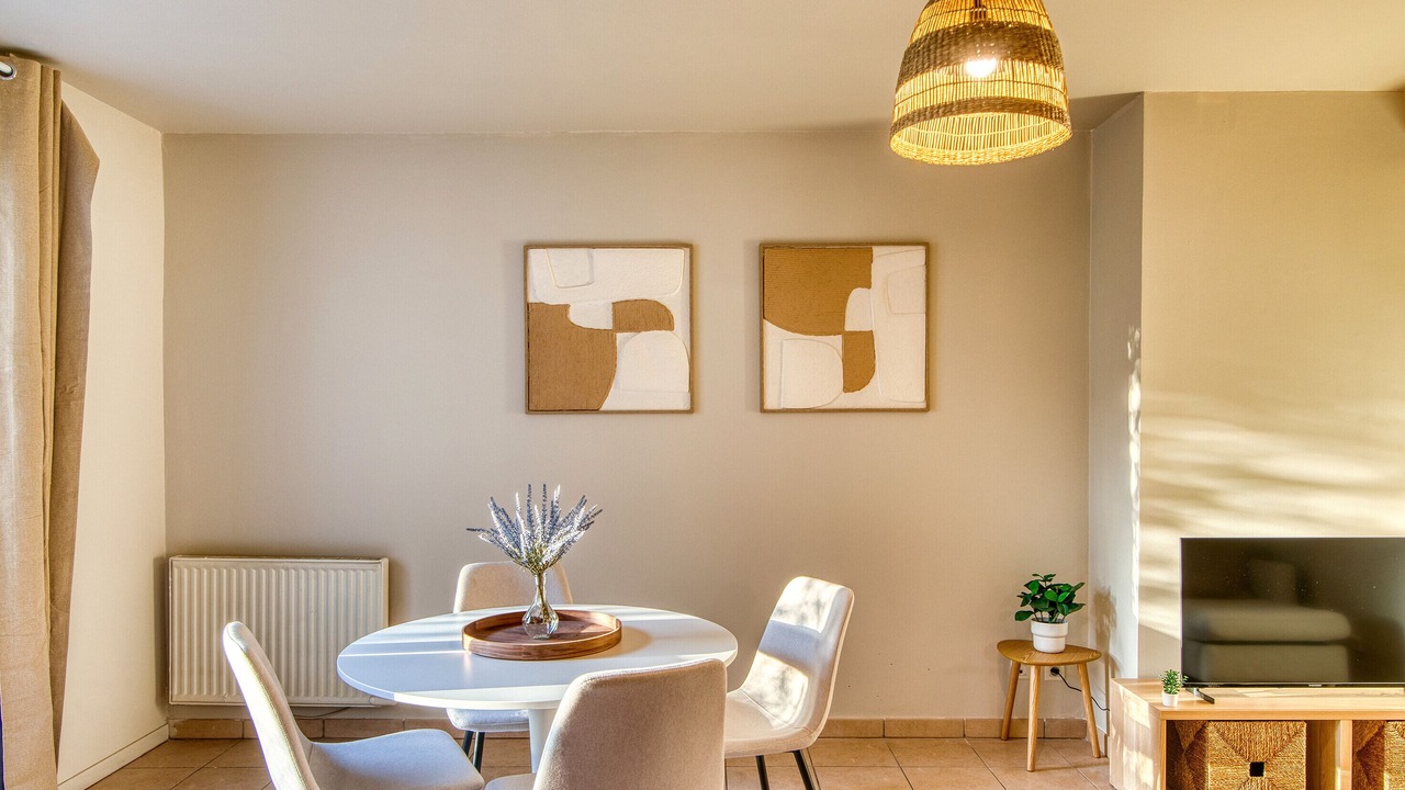 Photo of Others in Bron