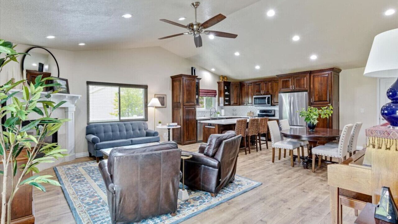 Photo of Livingroom in Orem