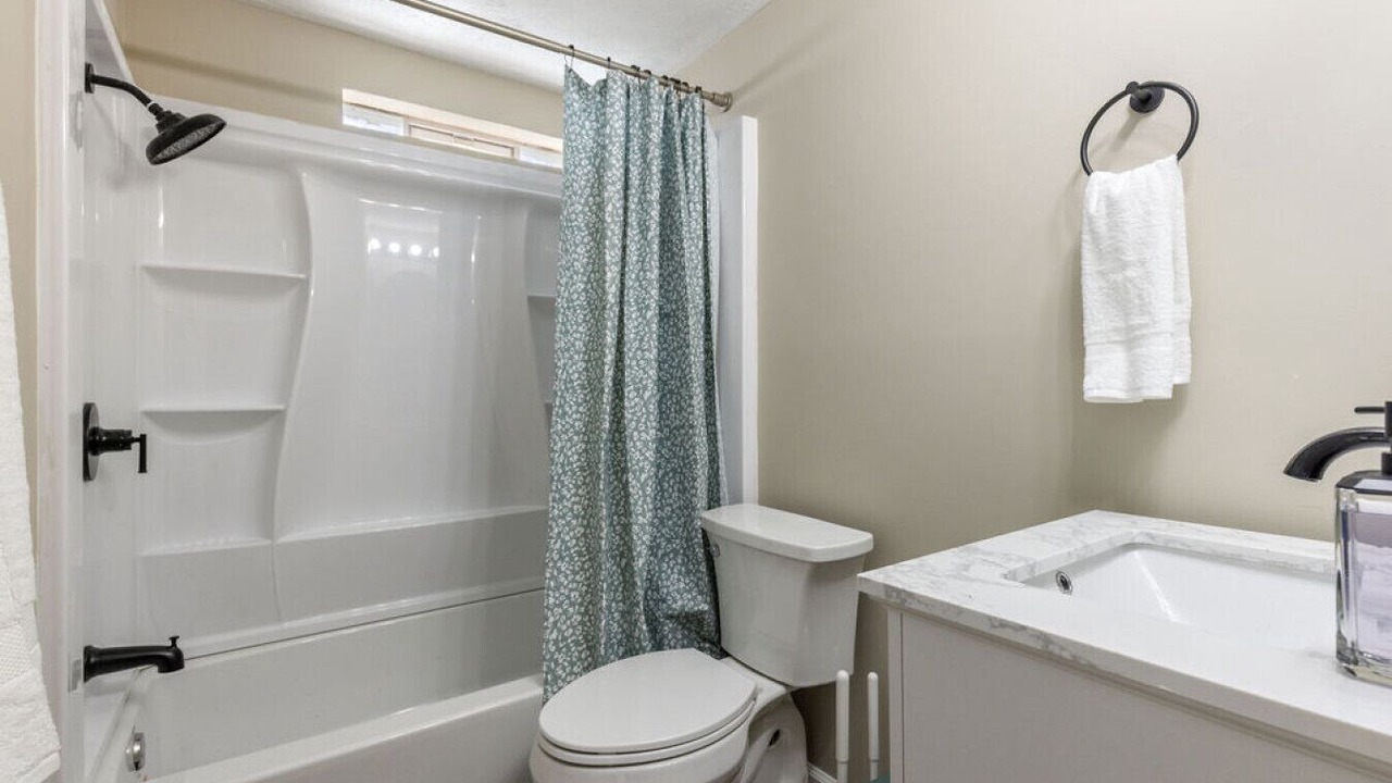 Photo of Bathroom in Maple Heights