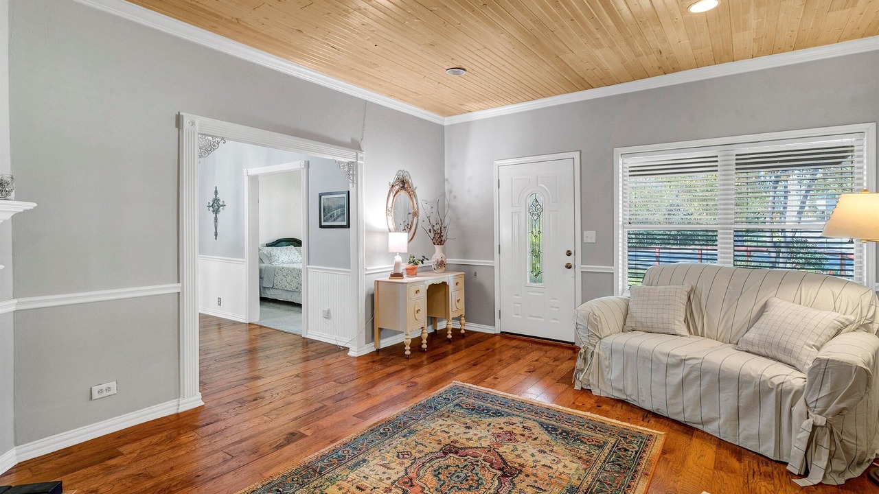 Photo of Livingroom in Glen Rose